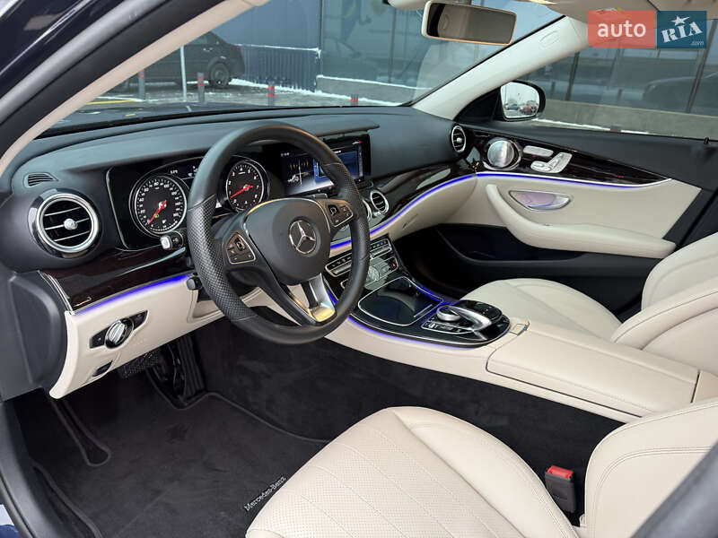 Седан Mercedes-Benz E-Class 2017 в Львові