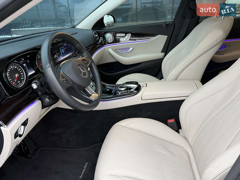 Седан Mercedes-Benz E-Class 2017 в Львові