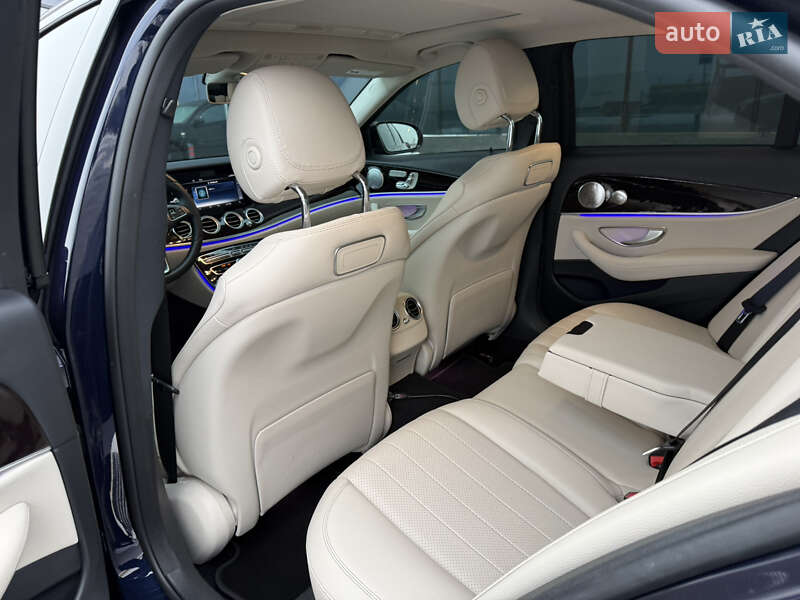 Седан Mercedes-Benz E-Class 2017 в Львові