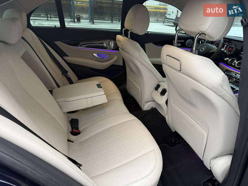 Седан Mercedes-Benz E-Class 2017 в Львові