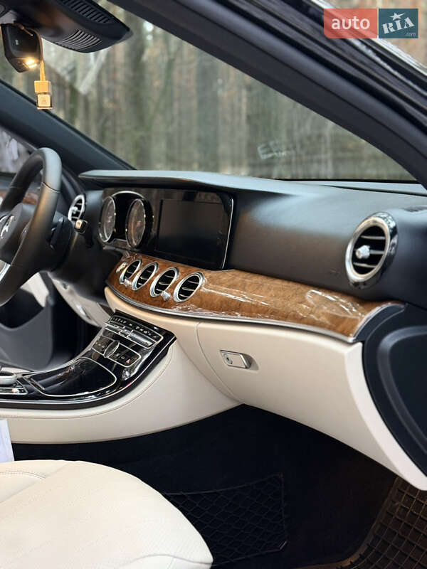 Седан Mercedes-Benz E-Class 2018 в Києві