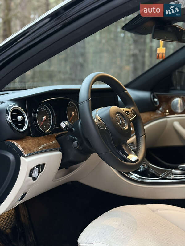 Седан Mercedes-Benz E-Class 2018 в Києві