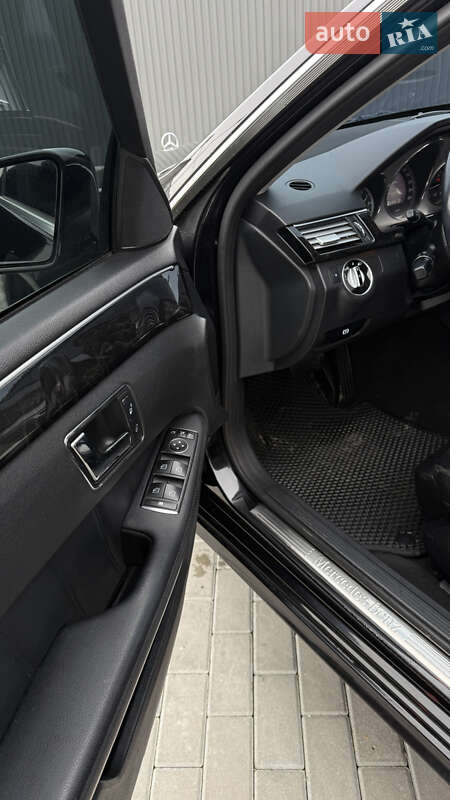 Седан Mercedes-Benz E-Class 2011 в Хусті