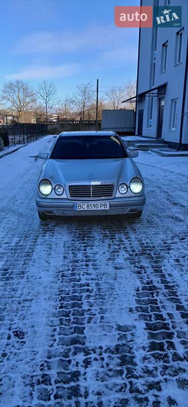 Седан Mercedes-Benz E-Class 1996 в Бориславе