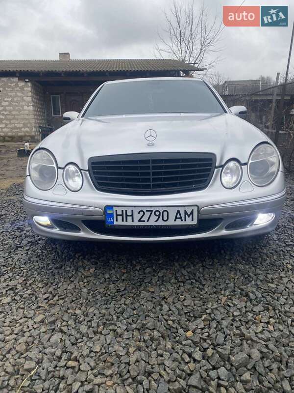 Mercedes-Benz E-Class 2003