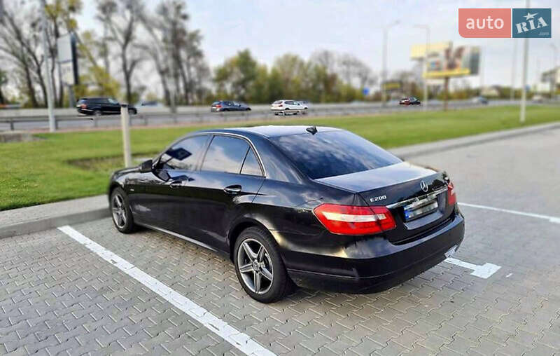 Седан Mercedes-Benz E-Class 2011 в Кривому Розі