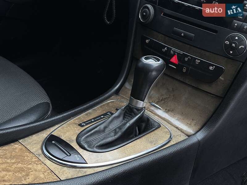 Седан Mercedes-Benz E-Class 2007 в Охтирці
