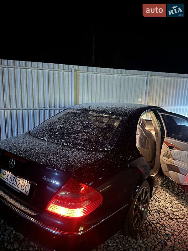 Седан Mercedes-Benz E-Class 2005 в Буче