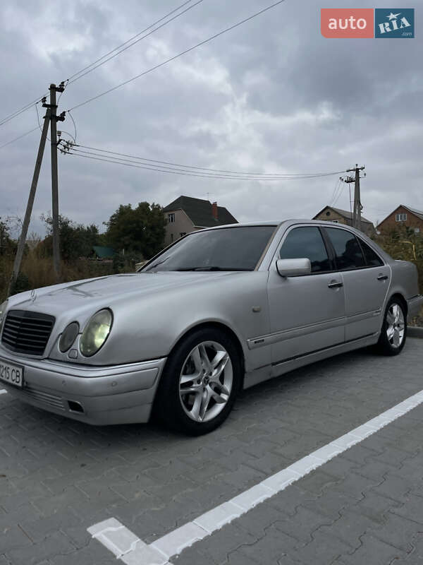 Седан Mercedes-Benz E-Class 1998 в Києві