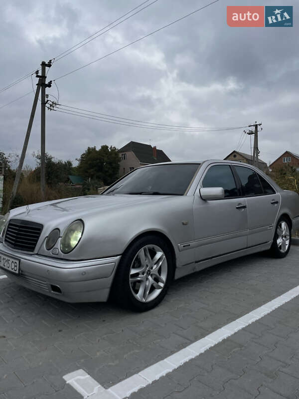 Седан Mercedes-Benz E-Class 1998 в Києві