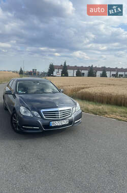 Седан Mercedes-Benz E-Class 2010 в Ужгороді