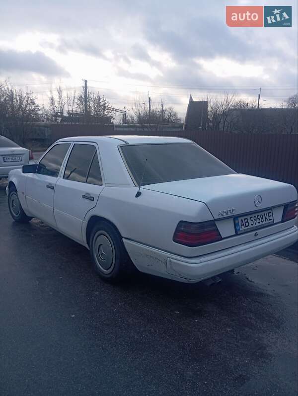 Седан Mercedes-Benz E-Class 1992 в Бердичеве