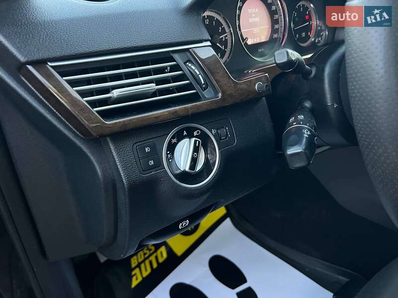 Седан Mercedes-Benz E-Class 2010 в Івано-Франківську