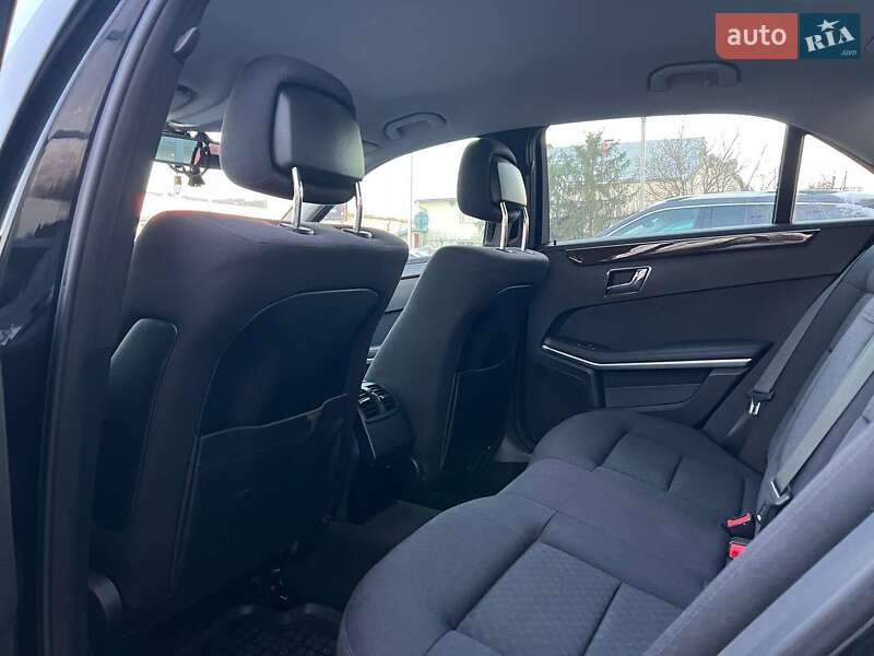 Седан Mercedes-Benz E-Class 2010 в Івано-Франківську
