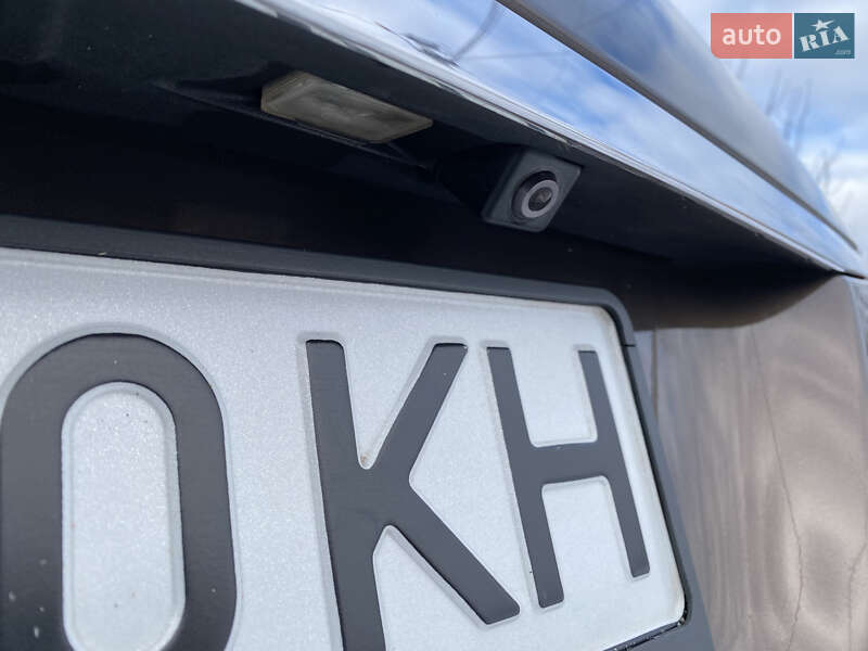 Седан Mercedes-Benz E-Class 2015 в Літині