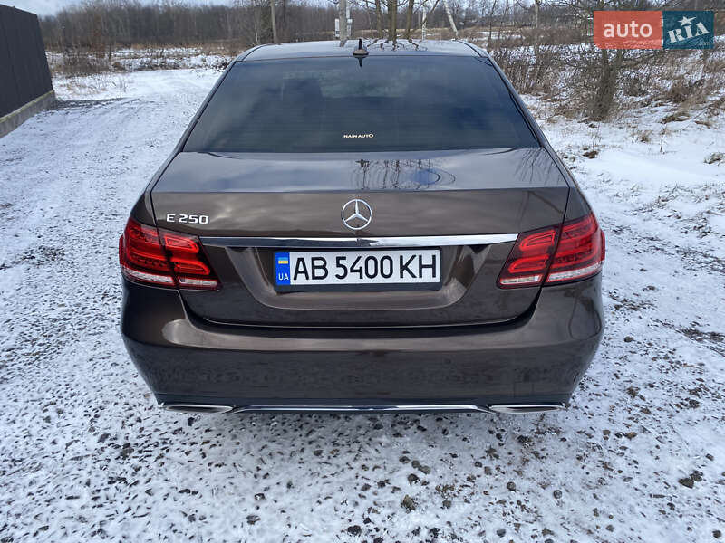Седан Mercedes-Benz E-Class 2015 в Літині