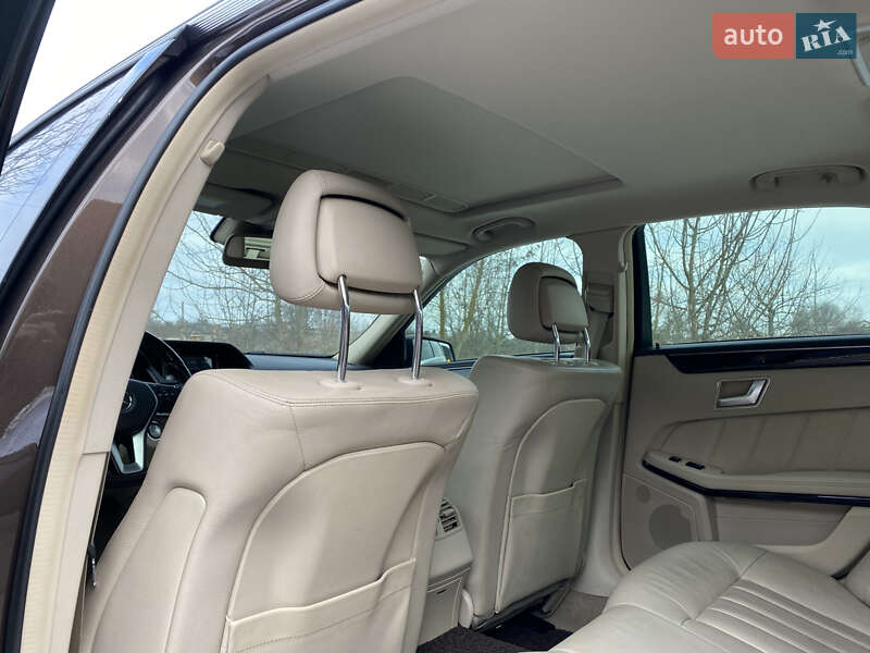 Седан Mercedes-Benz E-Class 2015 в Літині