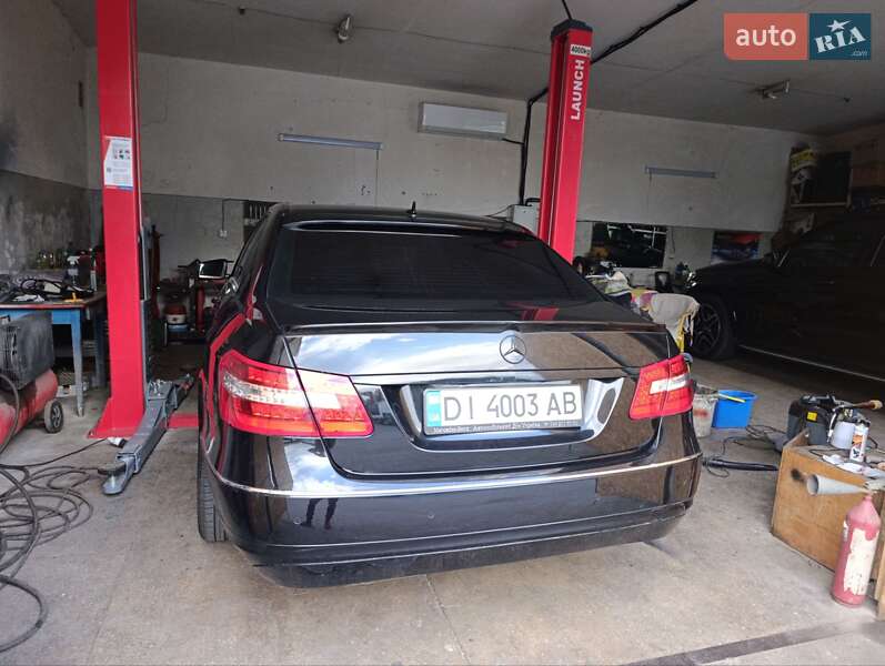 Седан Mercedes-Benz E-Class 2009 в Луцке