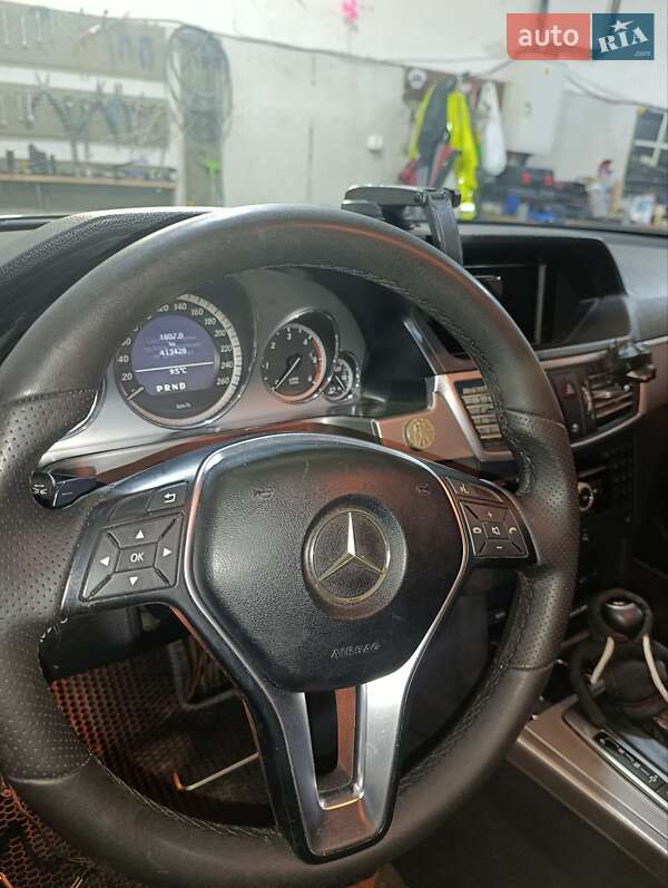 Седан Mercedes-Benz E-Class 2009 в Луцке