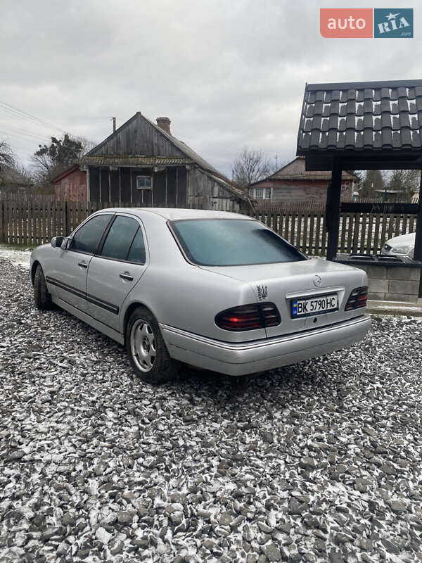 Седан Mercedes-Benz E-Class 1998 в Ковелі