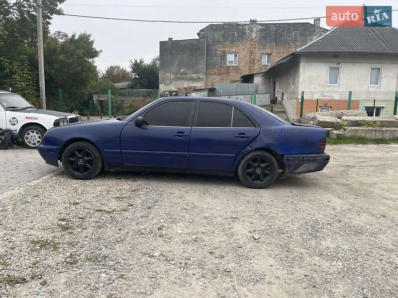 Седан Mercedes-Benz E-Class 2000 в Городенке фото 5 Седан Mercedes-Benz E-Class 2000 в Городенке
