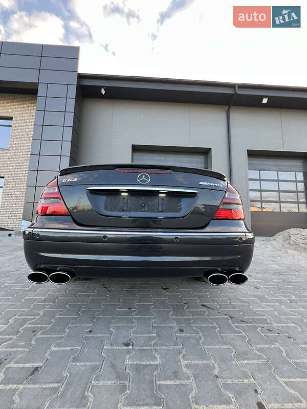 Седан Mercedes-Benz E-Class 2004 в Сарнах