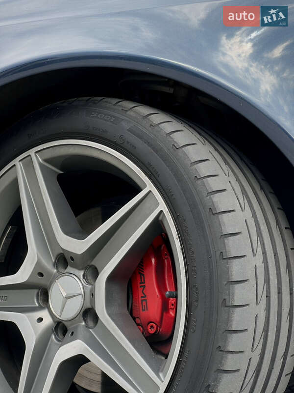 Седан Mercedes-Benz E-Class 2004 в Сарнах