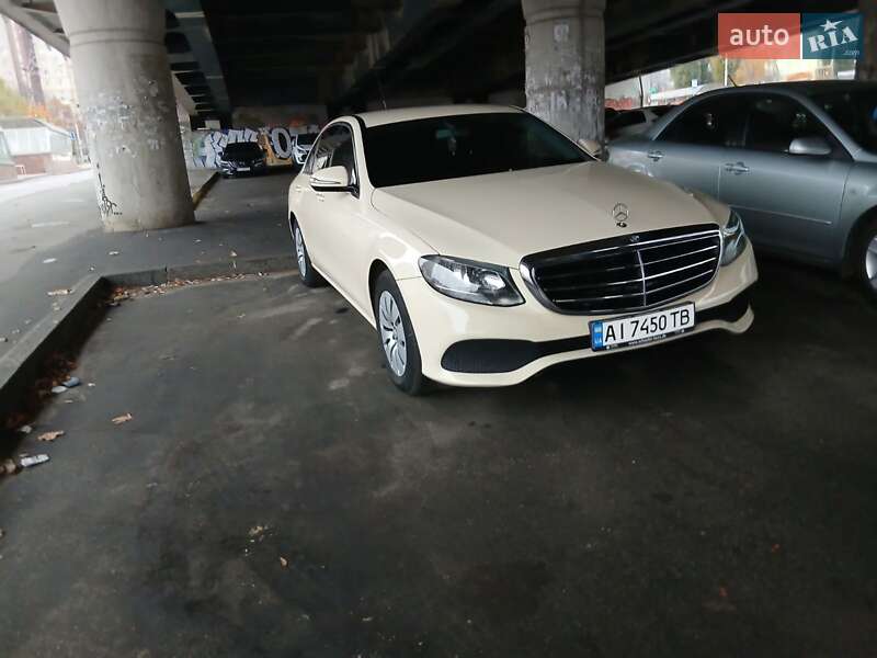 Седан Mercedes-Benz E-Class 2016 в Києві