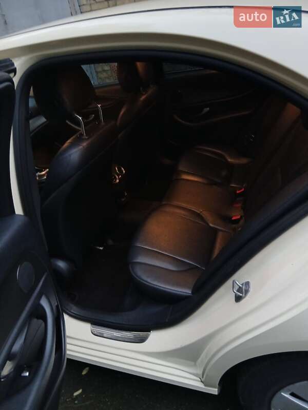 Седан Mercedes-Benz E-Class 2016 в Києві