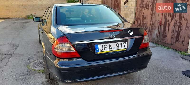 Седан Mercedes-Benz E-Class 2006 в Звягелі