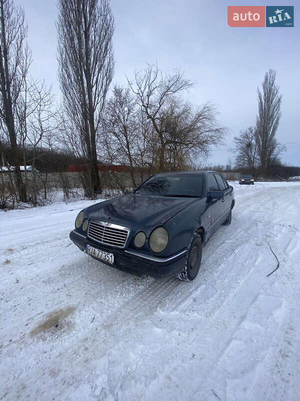 Седан Mercedes-Benz E-Class 1998 в Копичинці