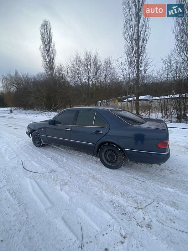 Седан Mercedes-Benz E-Class 1998 в Копичинці