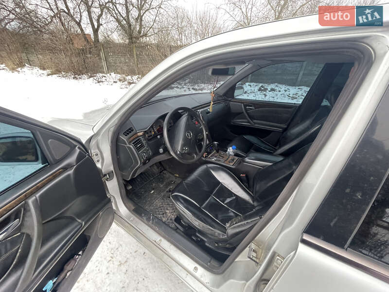 Седан Mercedes-Benz E-Class 2001 в Чернівцях