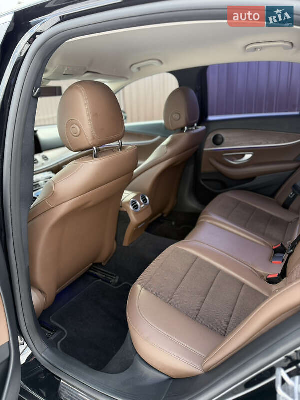 Седан Mercedes-Benz E-Class 2016 в Львові