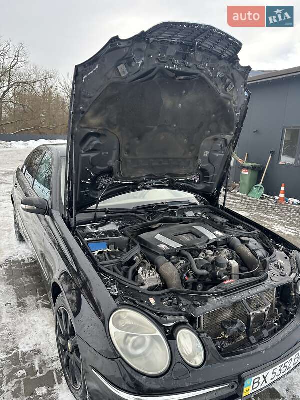 Седан Mercedes-Benz E-Class 2005 в Буче