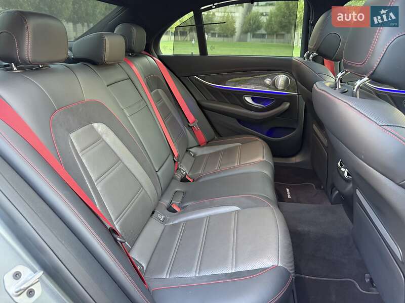 Седан Mercedes-Benz E-Class 2022 в Днепре