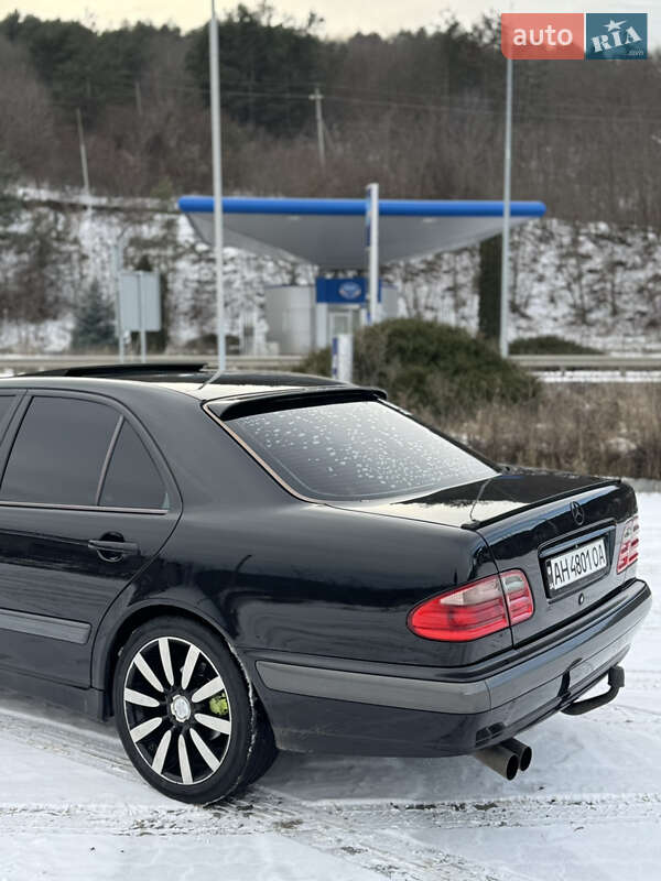 Седан Mercedes-Benz E-Class 2000 в Могилев-Подольске