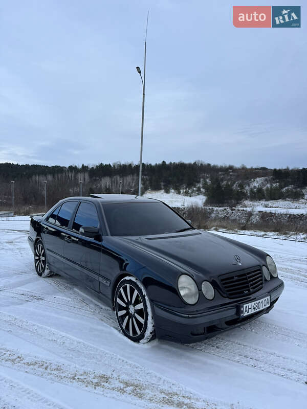 Седан Mercedes-Benz E-Class 2000 в Могилев-Подольске