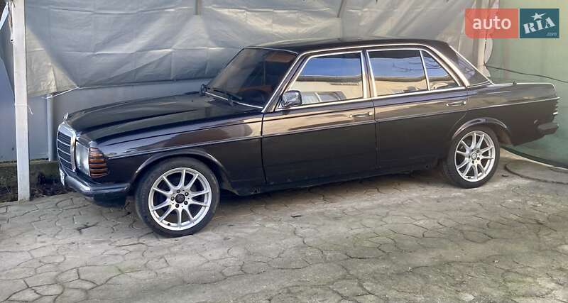 Седан Mercedes-Benz E-Class 1981 в Чернівцях фото 7 Седан Mercedes-Benz E-Class 1981 в Чернівцях