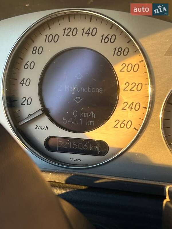 Седан Mercedes-Benz E-Class 2004 в Судовой Вишне фото 8 Седан Mercedes-Benz E-Class 2004 в Судовой Вишне