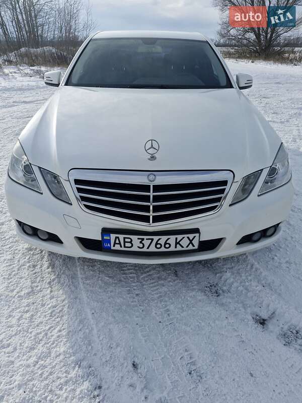 Седан Mercedes-Benz E-Class 2009 в Казатине