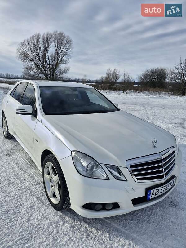 Седан Mercedes-Benz E-Class 2009 в Казатине