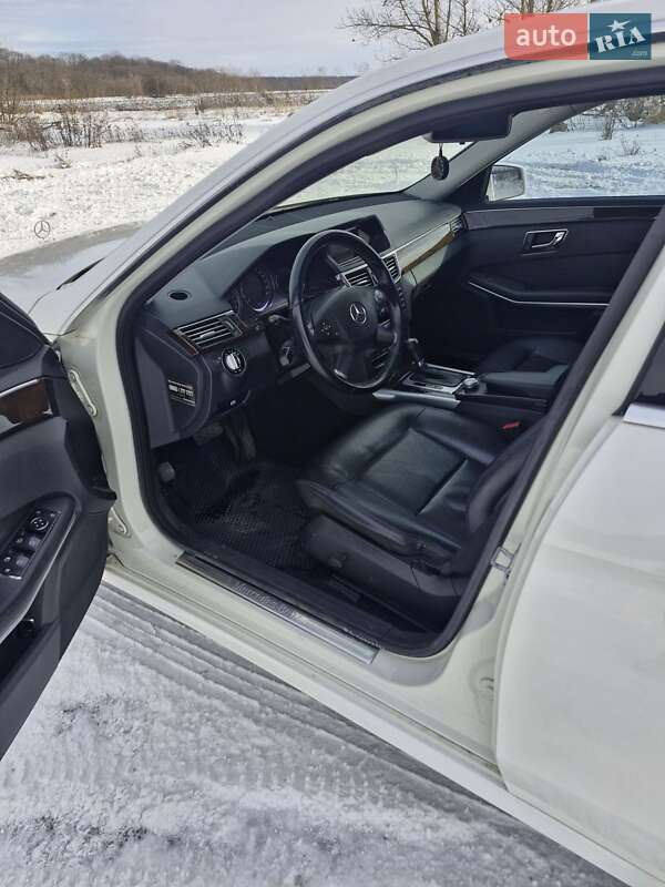 Седан Mercedes-Benz E-Class 2009 в Казатине
