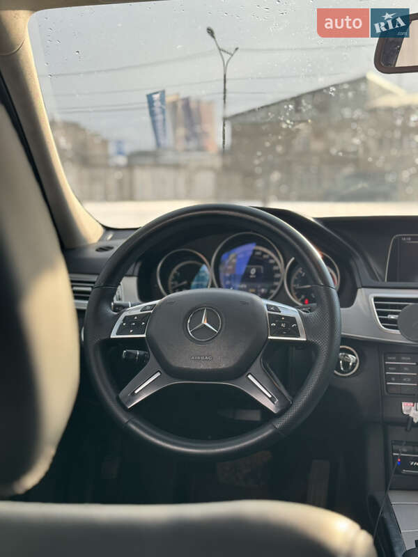 Универсал Mercedes-Benz E-Class 2015 в Нововолынске