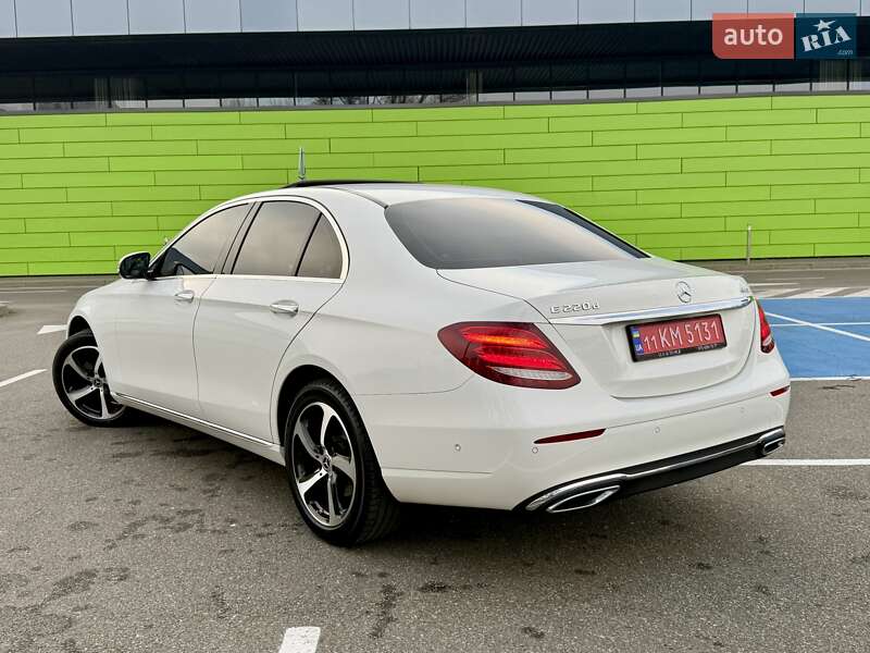 Седан Mercedes-Benz E-Class 2017 в Киеве