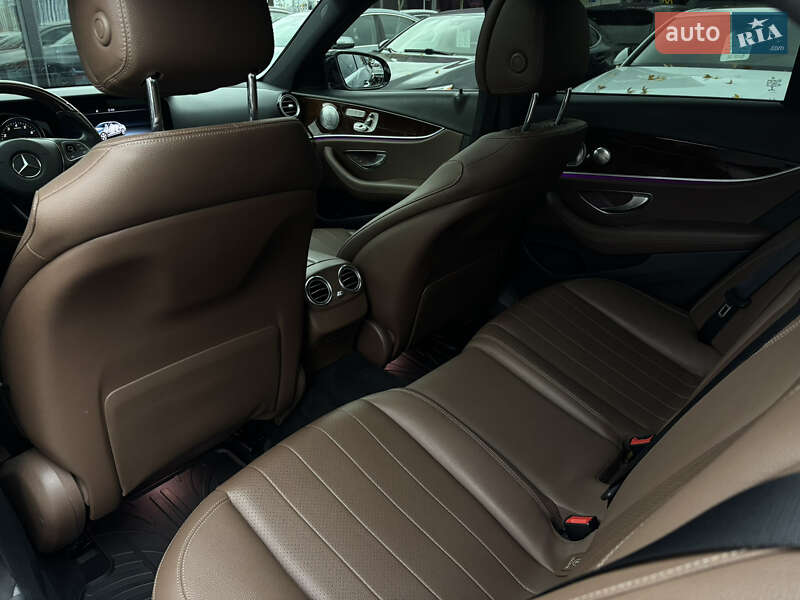 Седан Mercedes-Benz E-Class 2017 в Киеве
