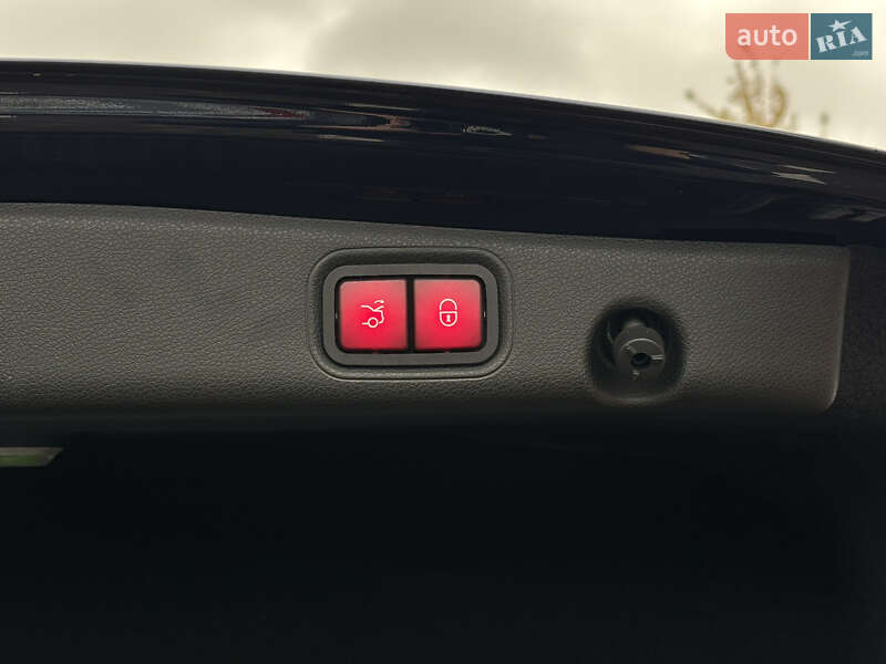 Седан Mercedes-Benz E-Class 2017 в Киеве