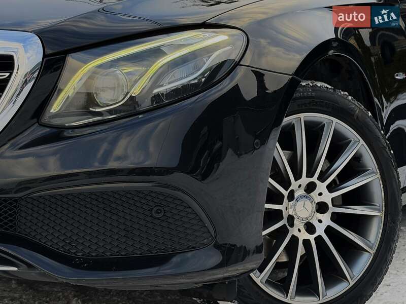 Седан Mercedes-Benz E-Class 2016 в Киеве