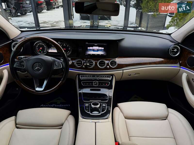 Седан Mercedes-Benz E-Class 2016 в Киеве