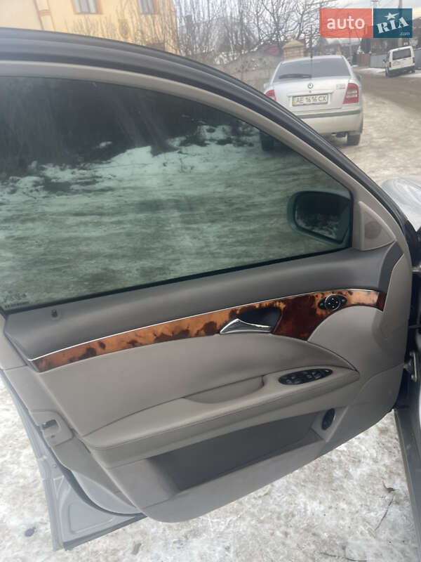 Седан Mercedes-Benz E-Class 2003 в Чернівцях